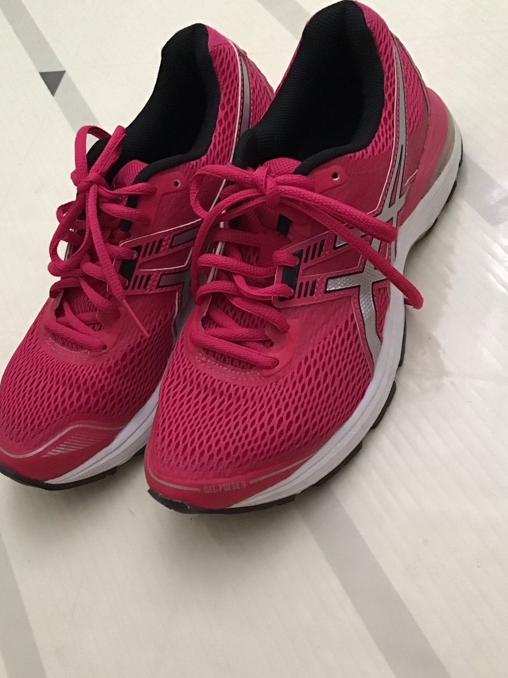 ASICS Women's Hot Pink Mesh Running Shoes, size 7